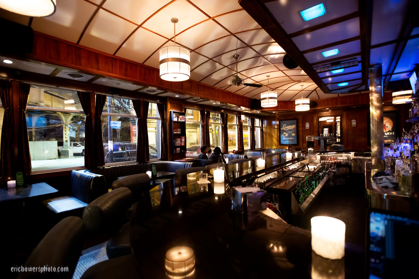 Bars and Nightlife of Chicago: Blue Line Lounge & Grill