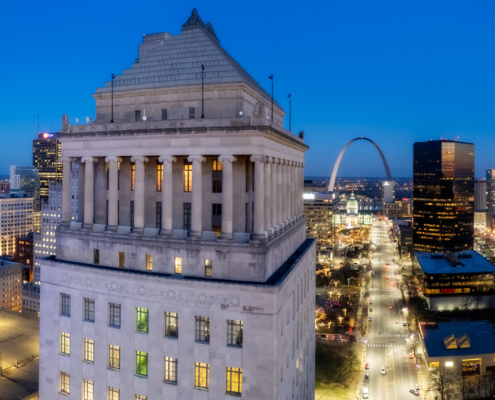 St. Louis Civil Courts and Gateway Arch