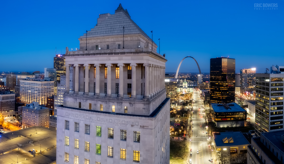 St. Louis Civil Courts and Gateway Arch